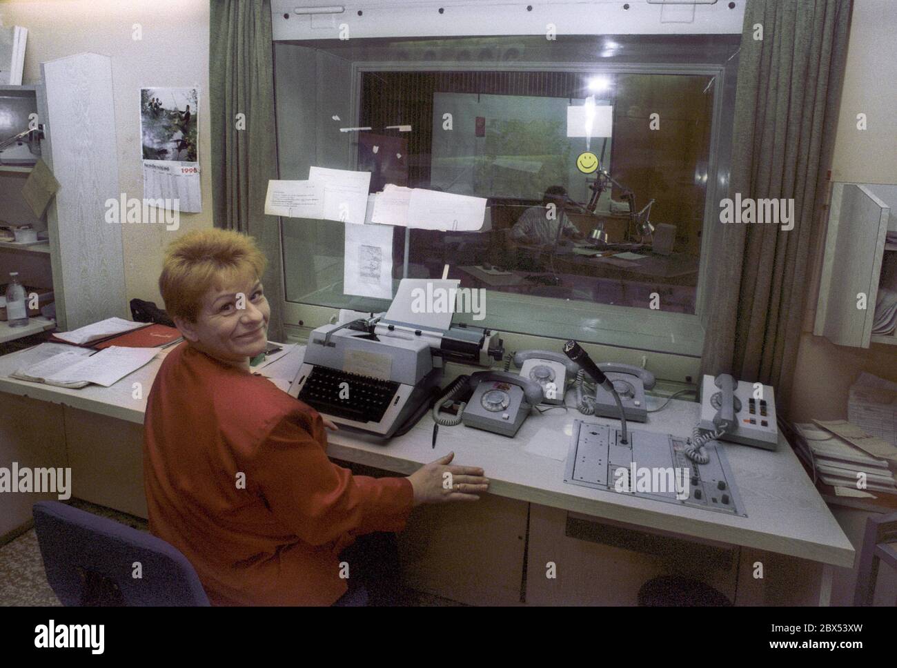 Berlin / GDR / Communication / Press / 10 / 1990 GDR television, secretary and director of Aktuelle Kamera (corresponds to Tagesschau) in Adlershof // Television / GDR state [automated translation] Stock Photo
