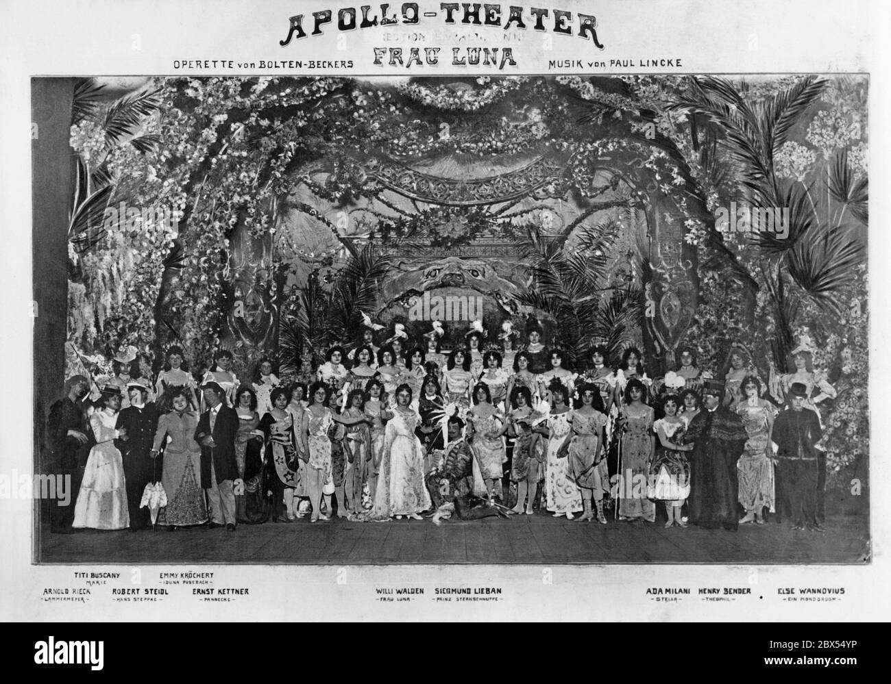 Picture from the performance of the operetta Frau Luna after  Bolten-Beckers with music by Paul Lincke in the Apollo-Theater Stock Photo  - Alamy