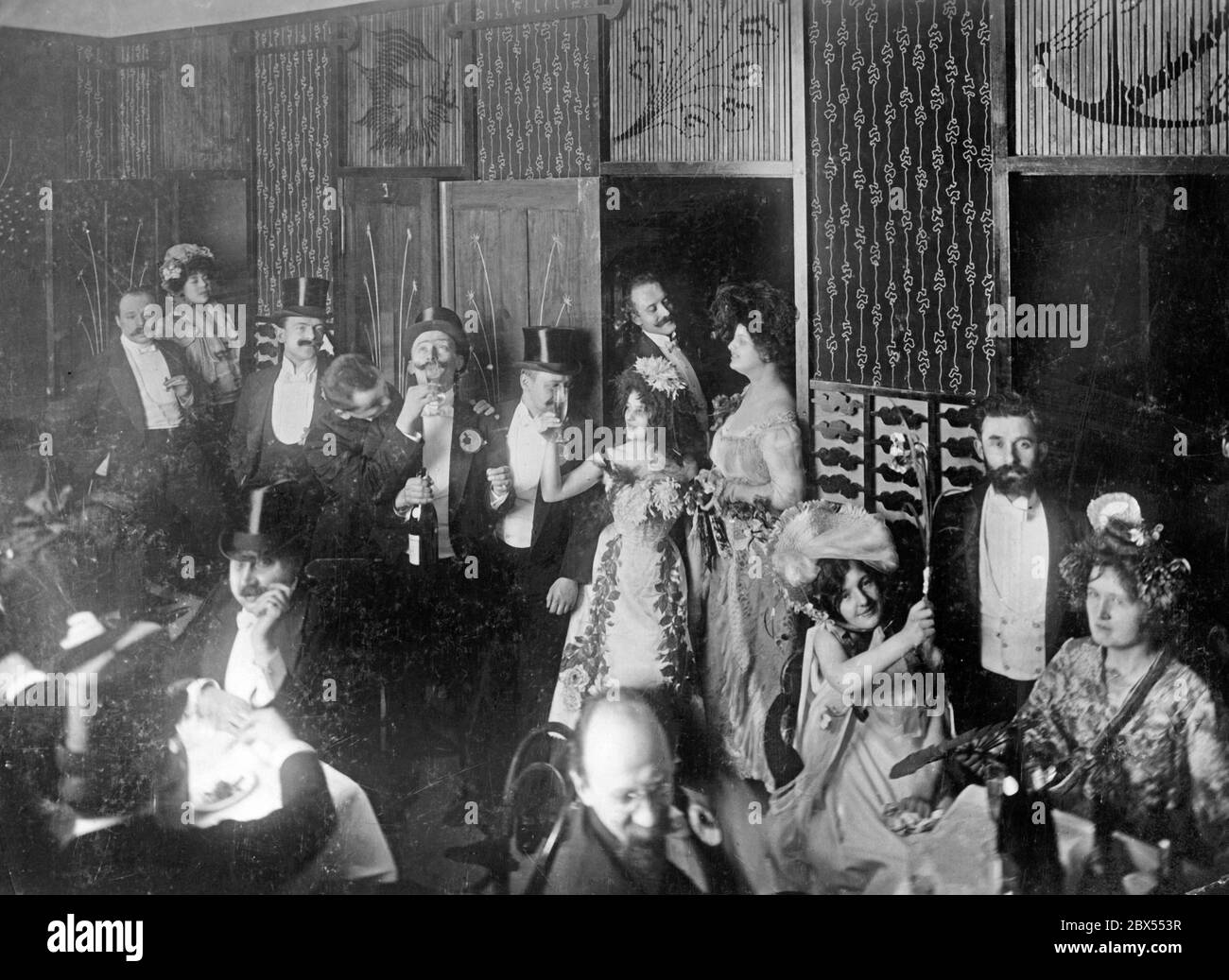 Carnival society in Ernst von Wolzogen's 'Bunte Theater' in Berlin. Stock Photo