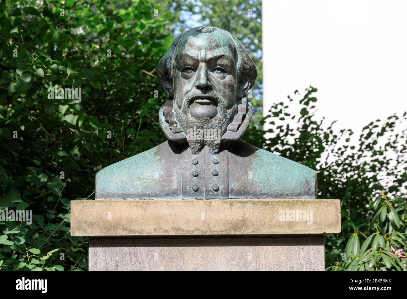 Bust and sculpture of Godfried von Raesfeld, magistrate, outside Castle Luedinghausen, Lüdinghausen,  NRW, Germany Stock Photo