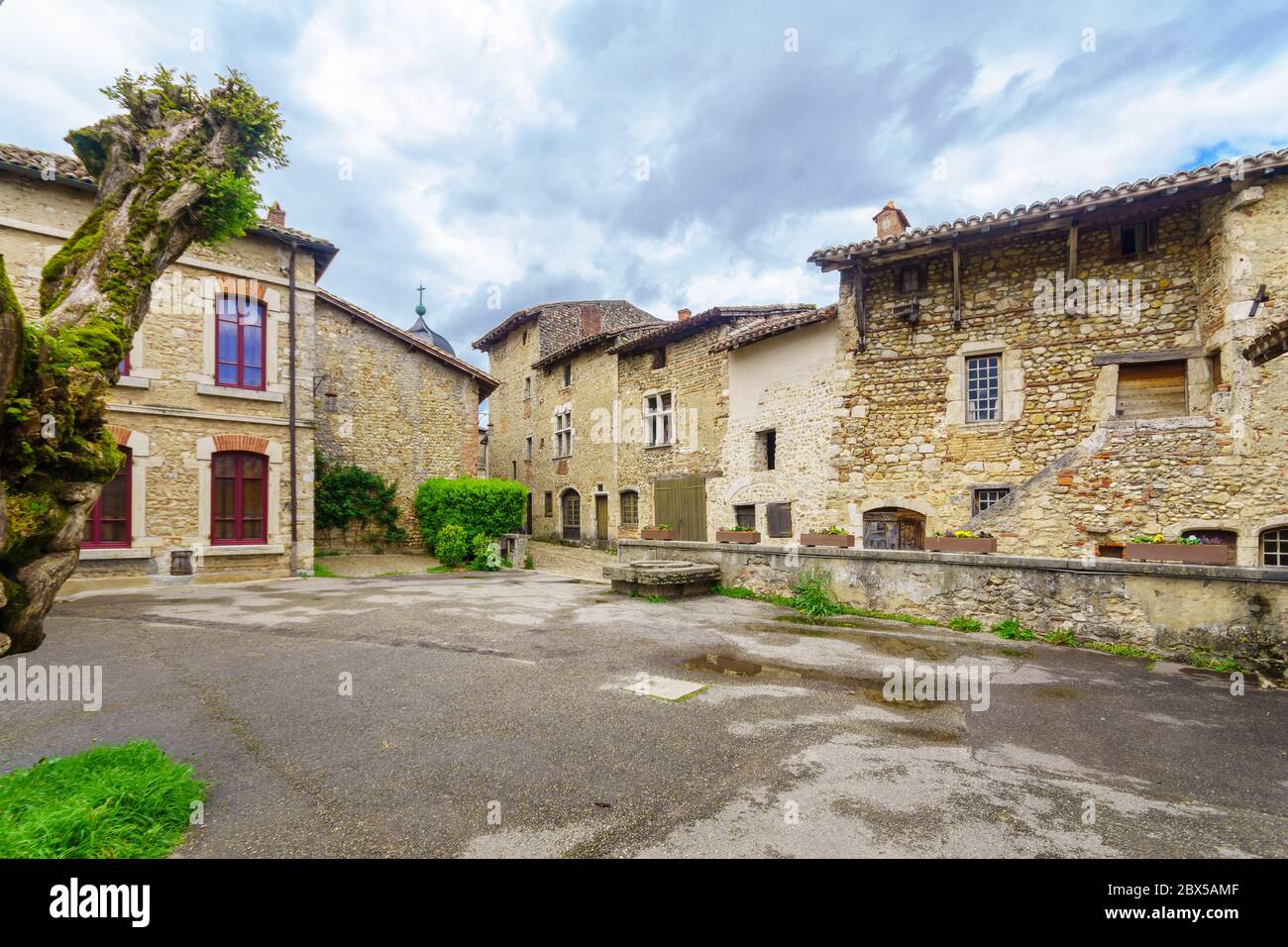 Perouges Village High Resolution Stock Photography and Images - Alamy
