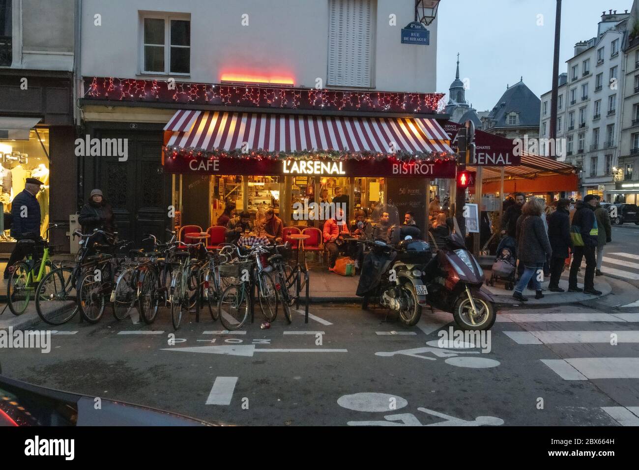 France Paris Rue de Birague 2020-12 : Typical cafe in the 4th area beside the Arsenal Stock Photo