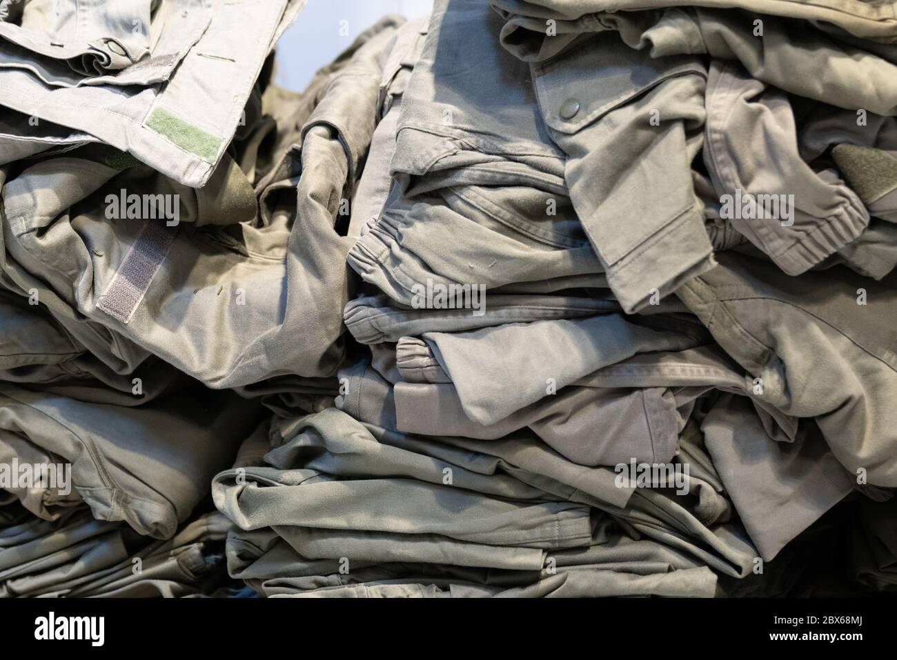 Camouflage tactic hires stock photography and images Alamy