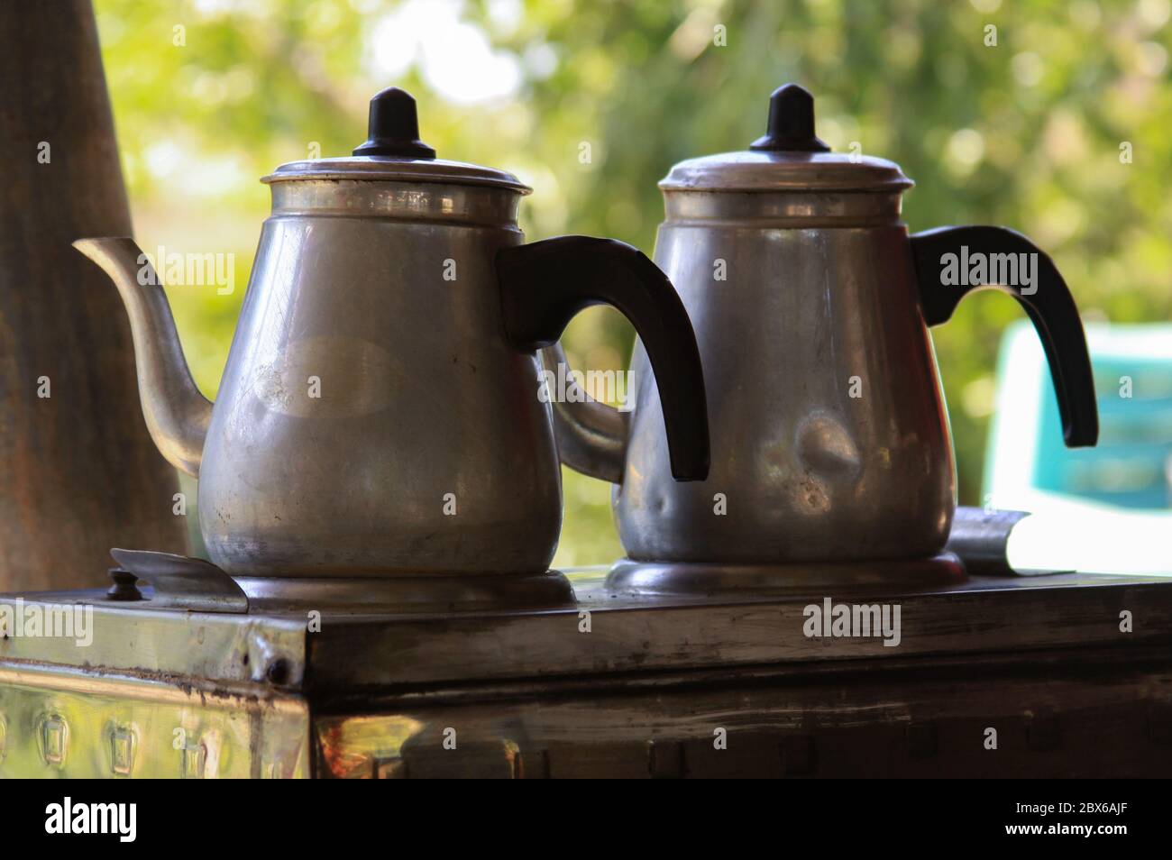 Pots for the stove hires stock photography and images Alamy