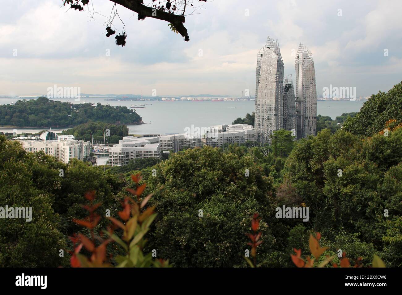 buildings and forests in singapore Stock Photo Alamy