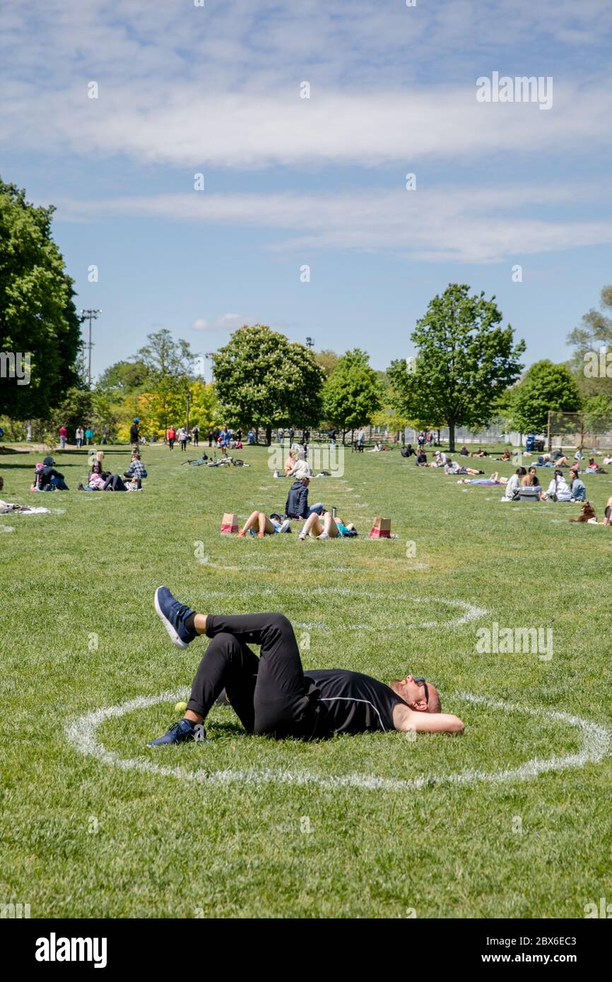 May 31 2020 People Hang Out At Trinity Bellwoods Park Sitting In Social Distancing Circles Stock Photo Alamy