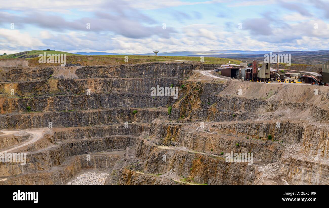 Coldstones Quarry is located on Greenhow Hill which is1400 feet above sea level, this makes it one of the highest quarries in the UK. Stock Photo
