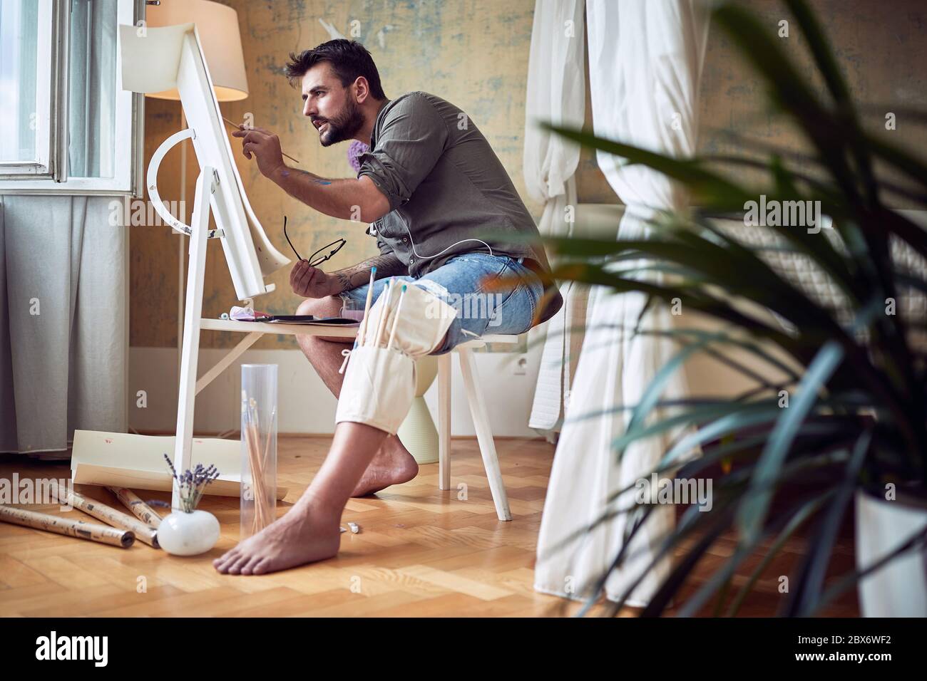 Goodlooking Male Painter Hi res Stock Photography And Images Alamy goodlooking-male-painter-hi-res-stock-photography-and-images-alamy