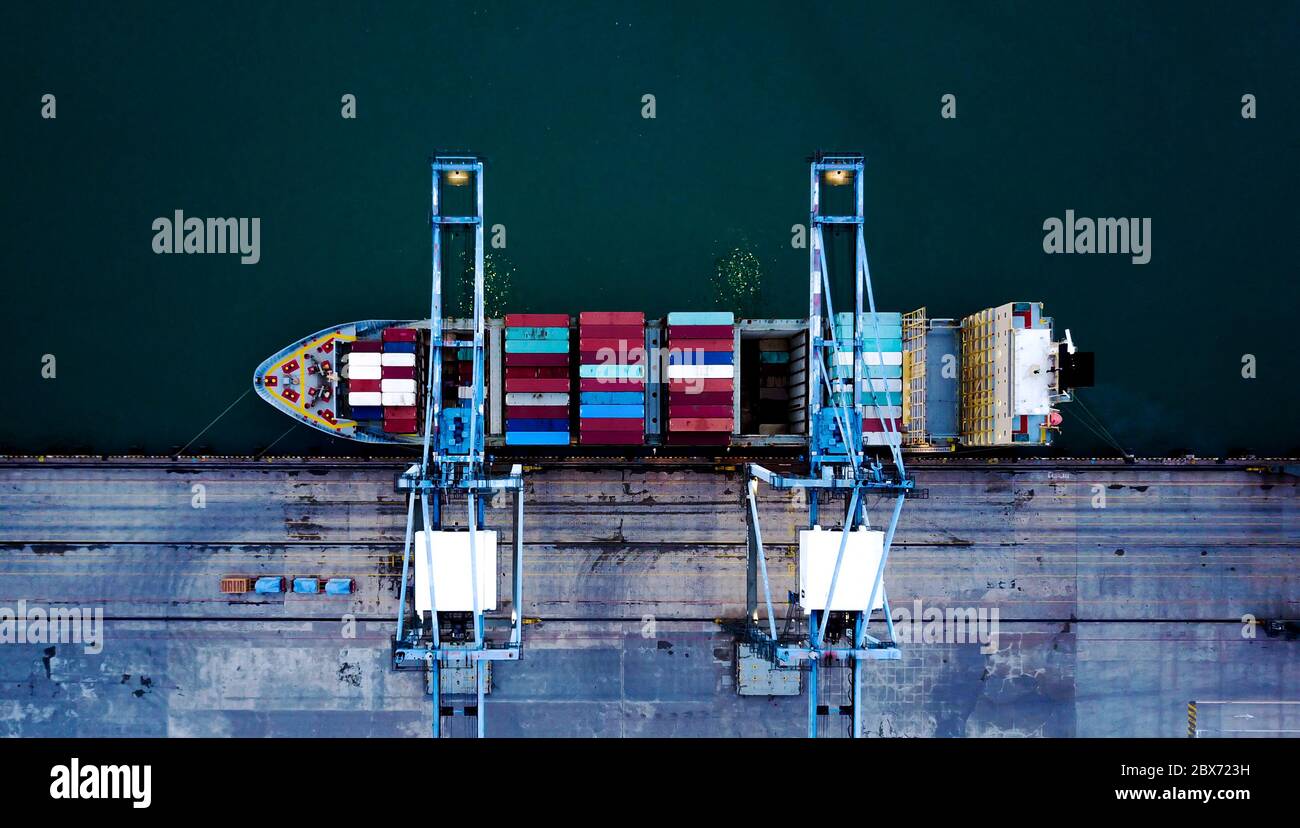 Top view containers factory hi-res stock photography and images - Alamy