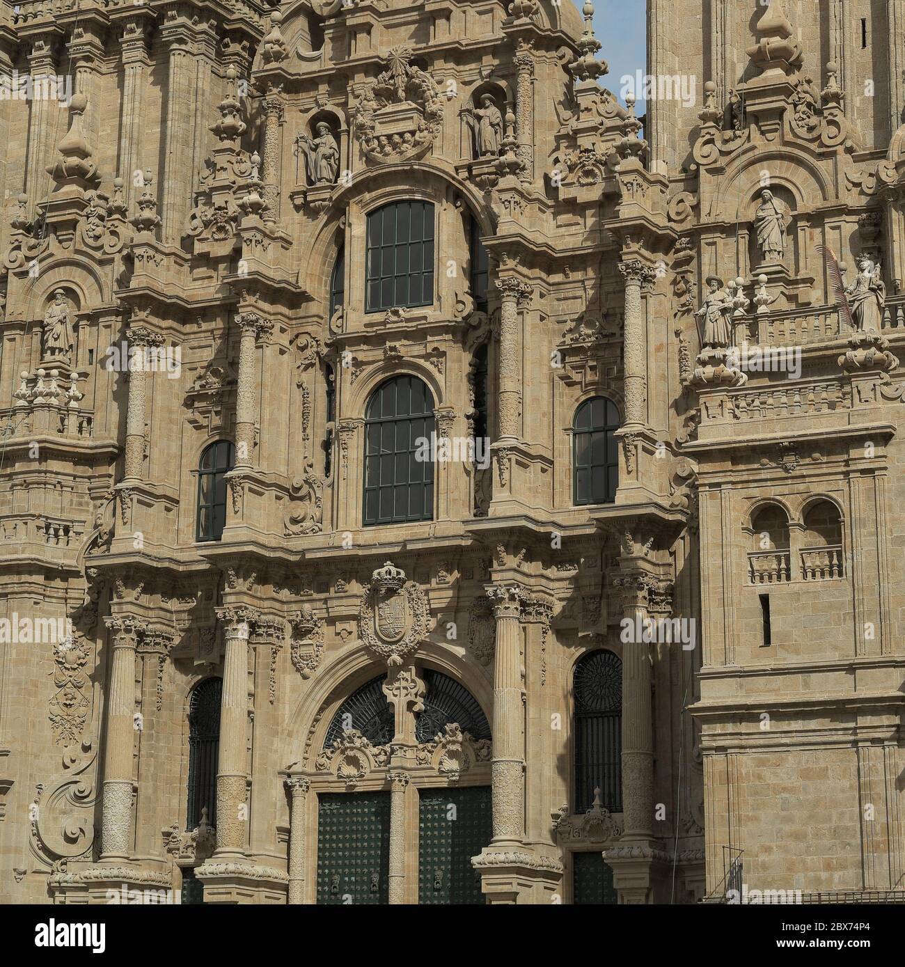Spain. Santiago de Compostela Cathedral. Main facade, designed in 1738 by the Spanish architect Fernando Casas y Novoa (d.1749). Architectural detail. Santiago de Compostela, La Coruña province, Galicia. Stock Photo
