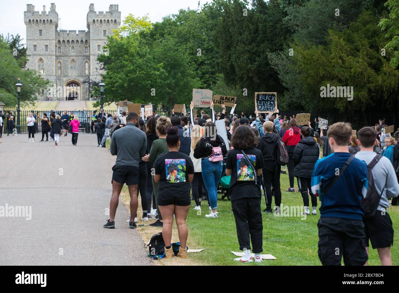 Windsor, UK. 4 June, 2020. Hundreds of young people prepare to take part in a peaceful protest march in solidarity with the Black Lives Matter movement. The march, along the Long Walk in front of Windsor Castle, was organised at short notice by Jessica Christie at the request of her daughter Yani, aged 12, following the death of George Floyd while in the custody of police officers in Minneapolis in the United States. Credit: Mark Kerrison/Alamy Live News Stock Photo
