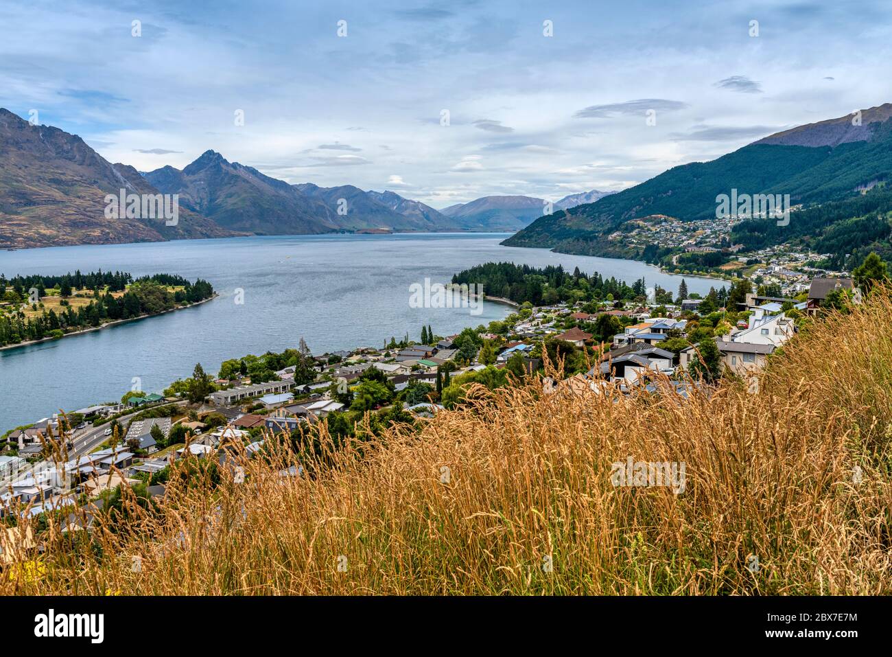 Queenstown and Lake Wakatipu in New Zealand's south Island Stock Photo ...