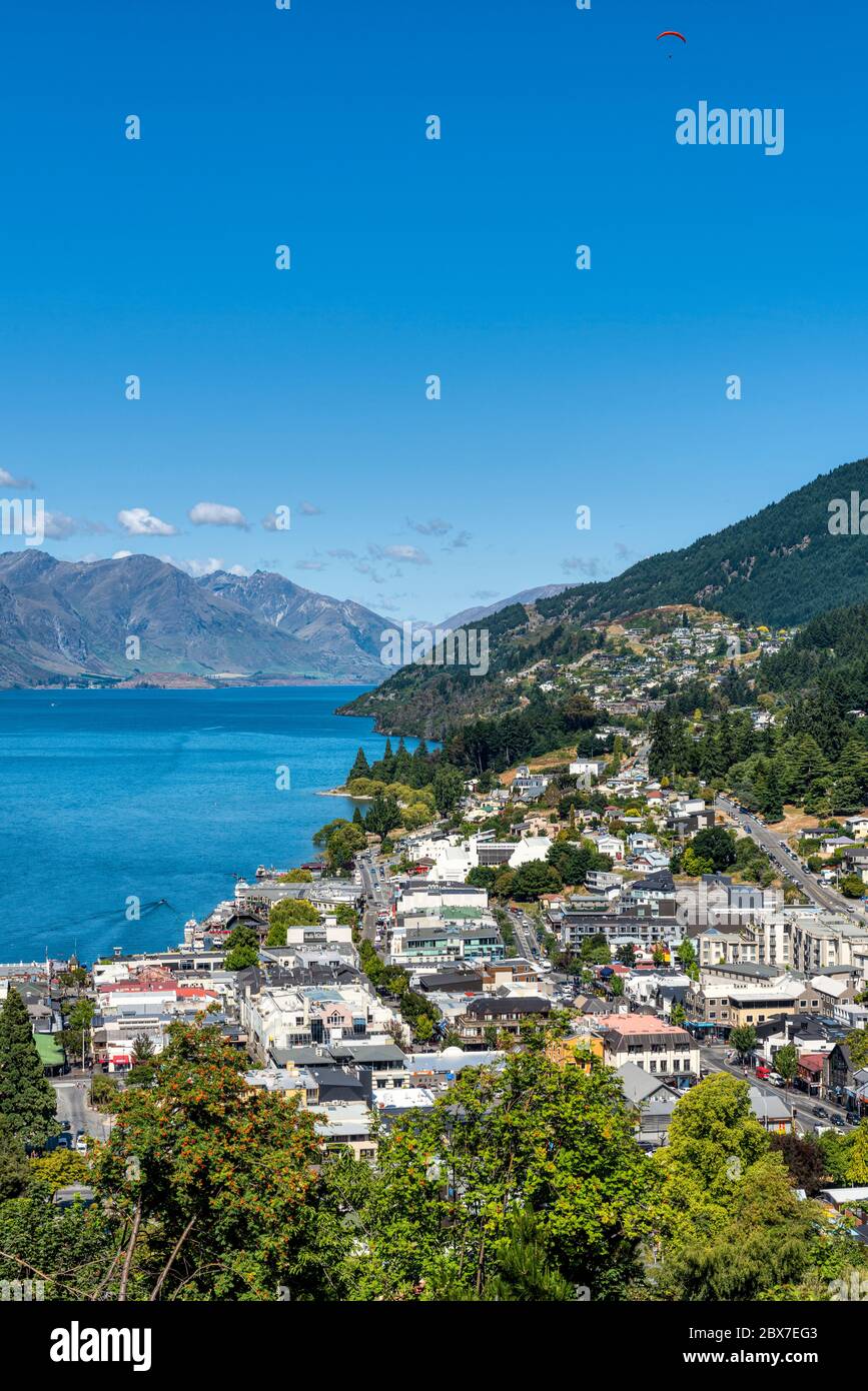 Queenstown and Lake Wakatipu in New Zealand's south Island Stock Photo ...