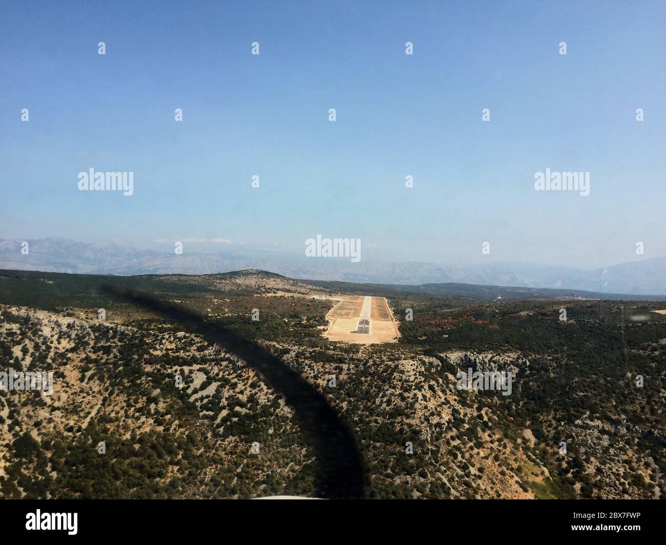 Aircraft cockpit view runway hi-res stock photography and images - Alamy