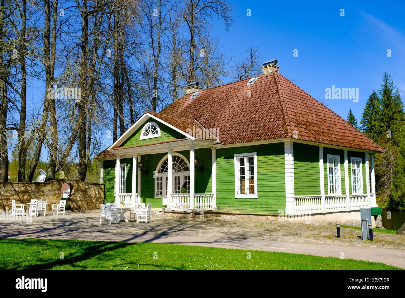 old wooden house palmse estonia Stock Photo Alamy