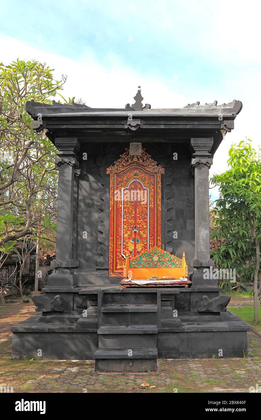 Shrine with doorway at Pura Agung Jagatnatha temple. Singaraja, Buleleng. Bali, Indonesia Stock Photo