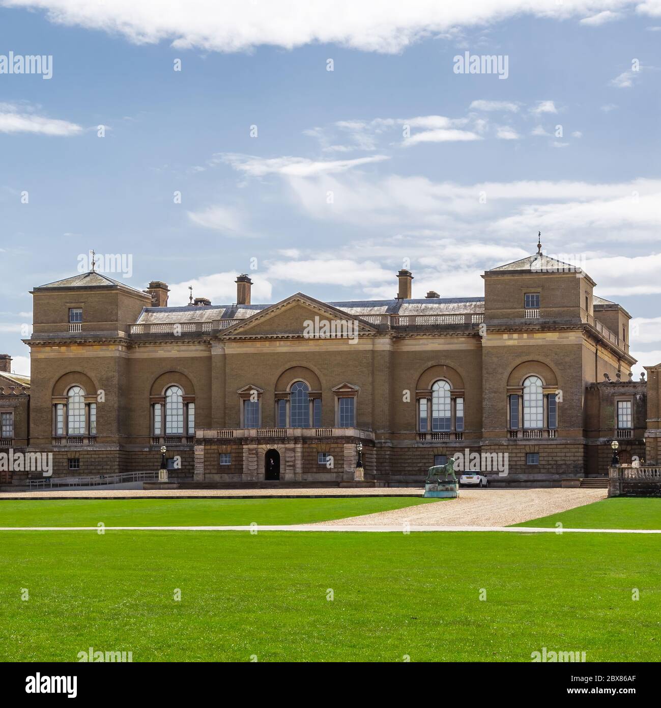 18th century country house hi-res stock photography and images - Alamy