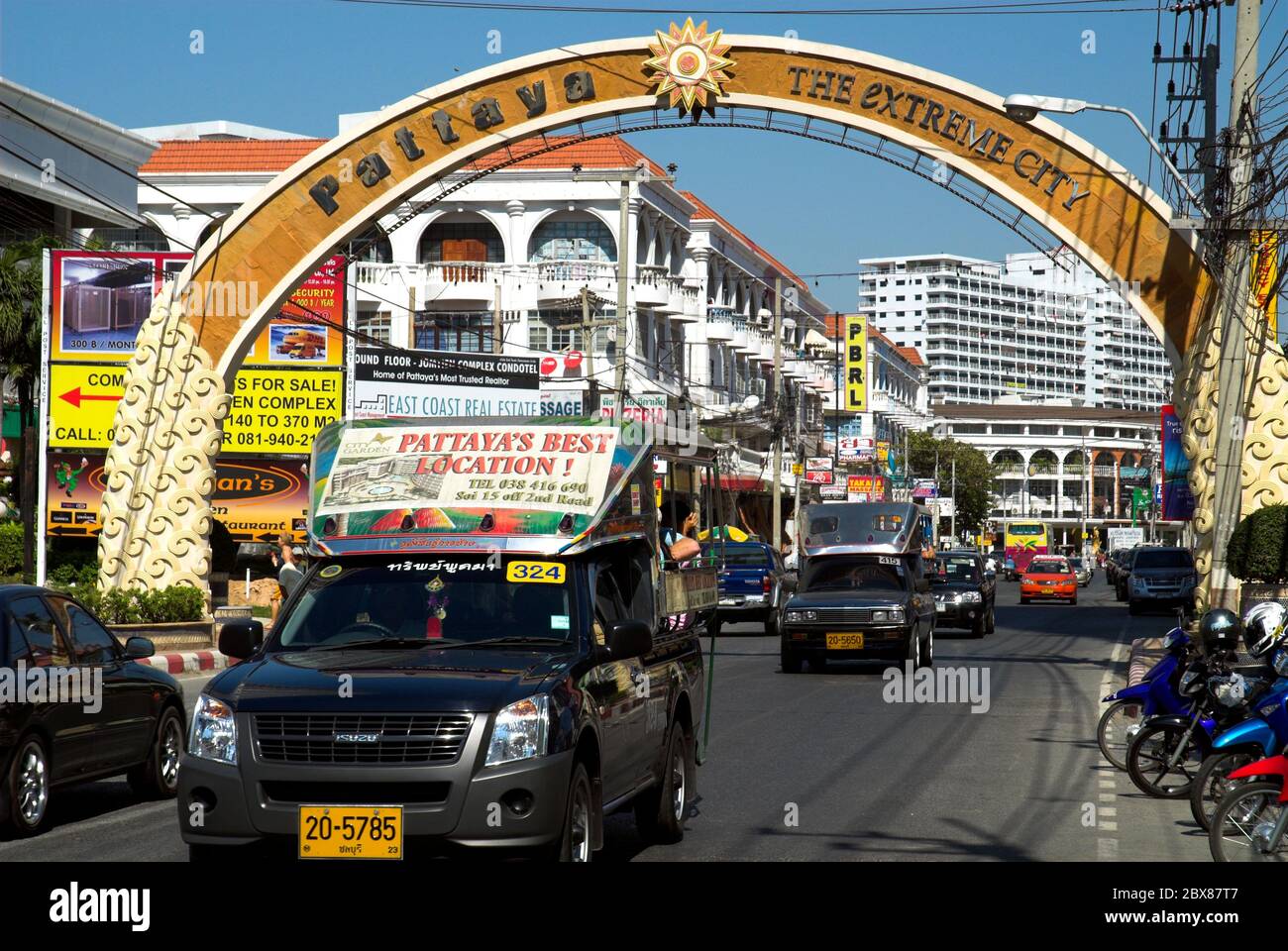 Street scene in Pattaya, a tourism-oriented coastal city in Chonburi Province, east of Bangkok, Thailand Stock Photo
