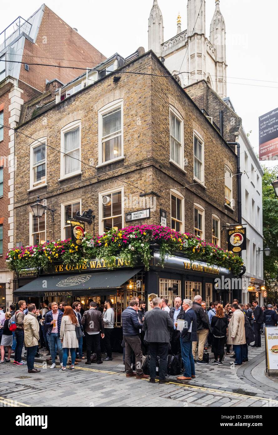 Sir Christopher Wren is said to have built 'Ye Olde Watling' pub while St Paul's Cathedral was being Built.  Watling Street, London, UK. Stock Photo