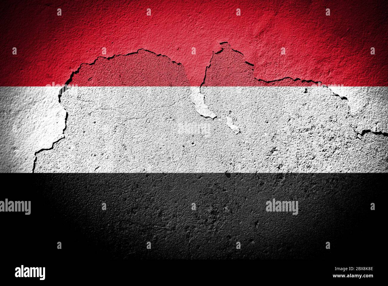 Yemen flag painted on grungy cracked wall Stock Photo - Alamy