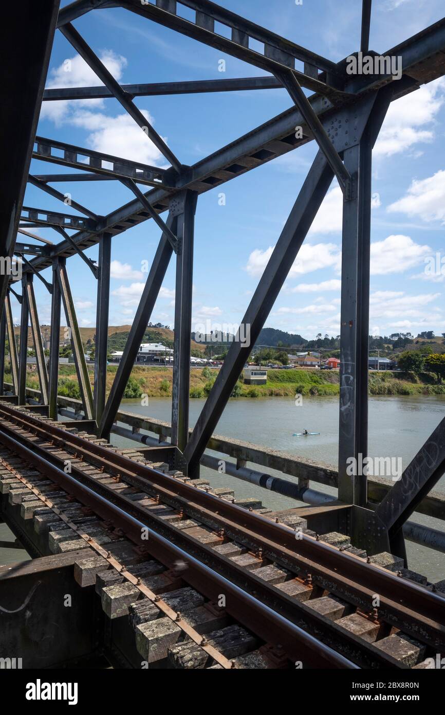 Steel truss railway bridge hi-res stock photography and images - Alamy