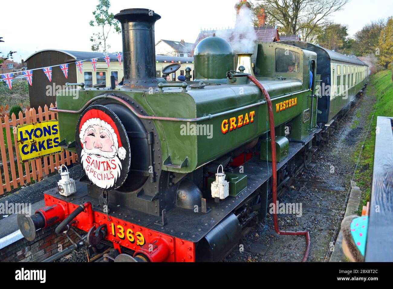 Chinnor and Princes Risborough Railway in winter, running Santa Specials from Chinnor Station. Chinnor, Oxfordshire, UK Stock Photo