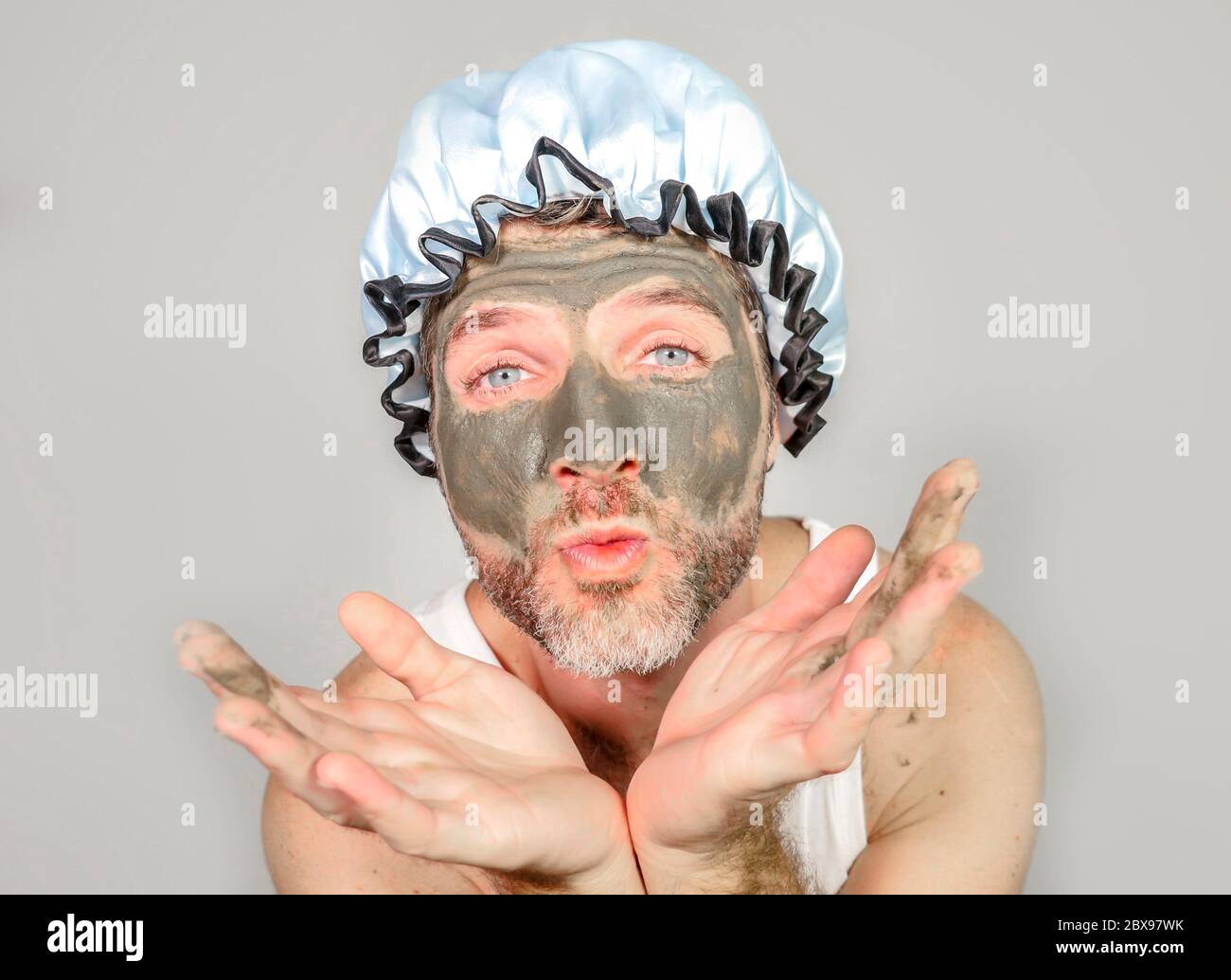 Man Shower Cap High Resolution Stock Photography and Images Alamy