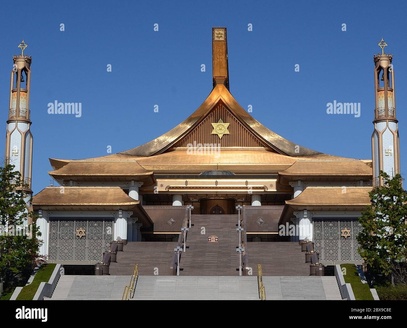 World Shrine of Sukyo Mahikari dominates the Takayama skyline – Happiness can blossom from a single seed of light. Stock Photo