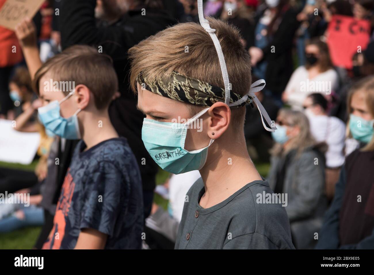 Adelaide, Australia. 06th June, 2020. Kids wearing face masks during the protest. Thousands of protesters gathered at Adelaide's Victoria Square demonstrating in support of the Black Lives Matter movement and against Aboriginal Australian deaths in custody. Sparked by the death of African American George Floyd at the hands of a white police officer in the US state of Minneapolis, protests were observed in all major Australian cities. Credit: SOPA Images Limited/Alamy Live News Stock Photo