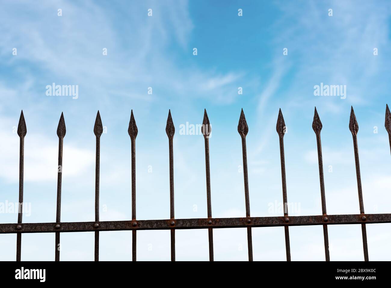 Fence sharp points hires stock photography and images Alamy