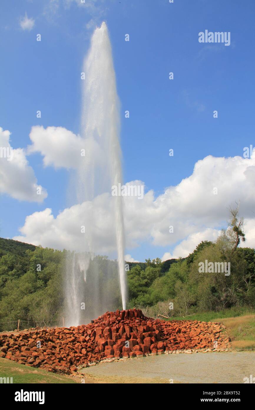 Worlds highest cold water geyser hires stock photography and images