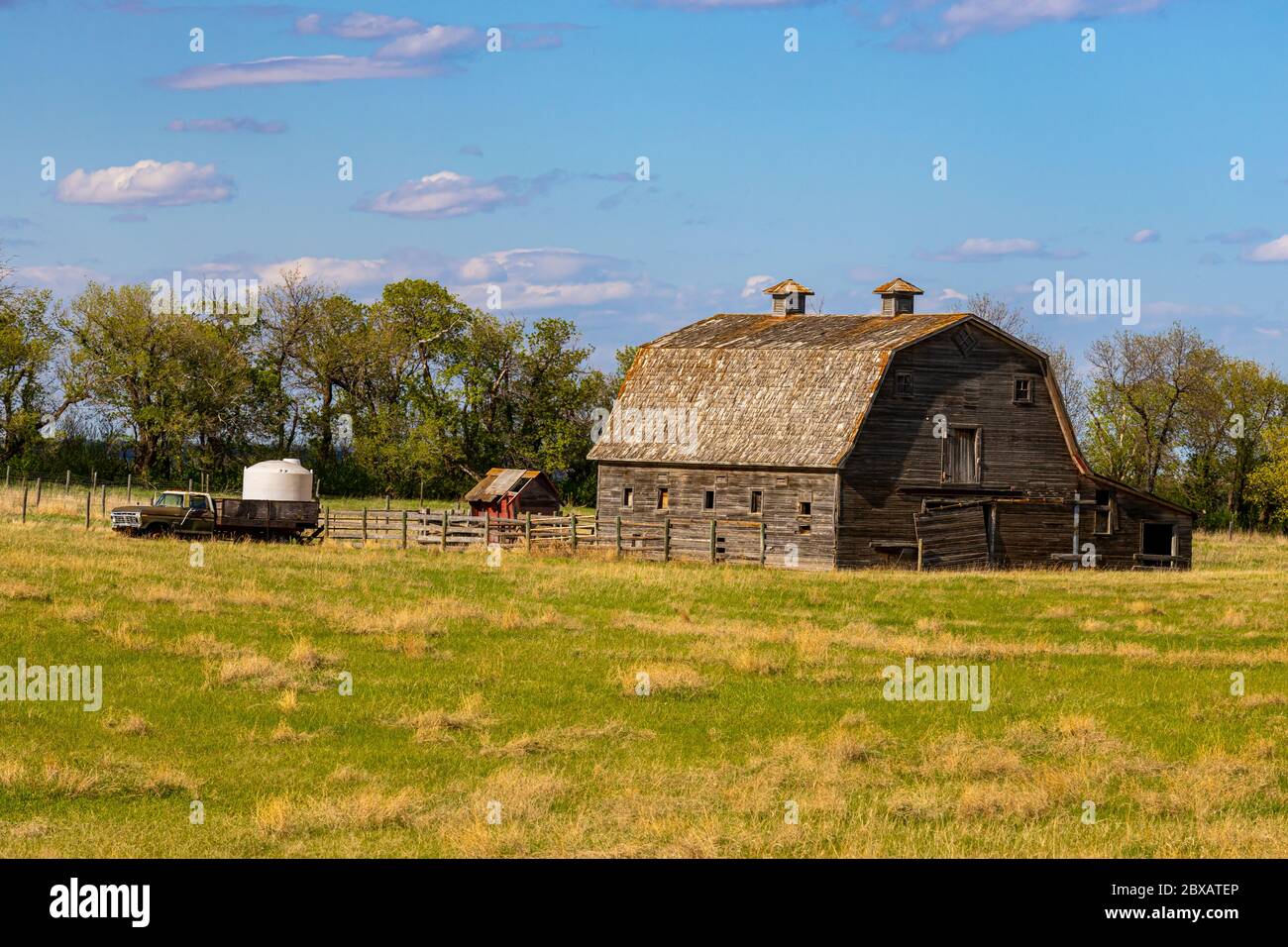 Old farm houses and barns found throughout the prairies of Saskatchewan