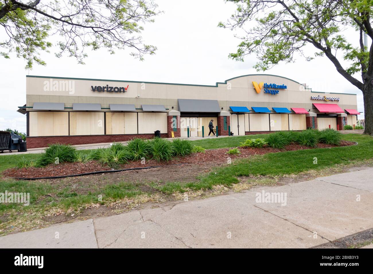 Looting and arson hires stock photography and images Alamy