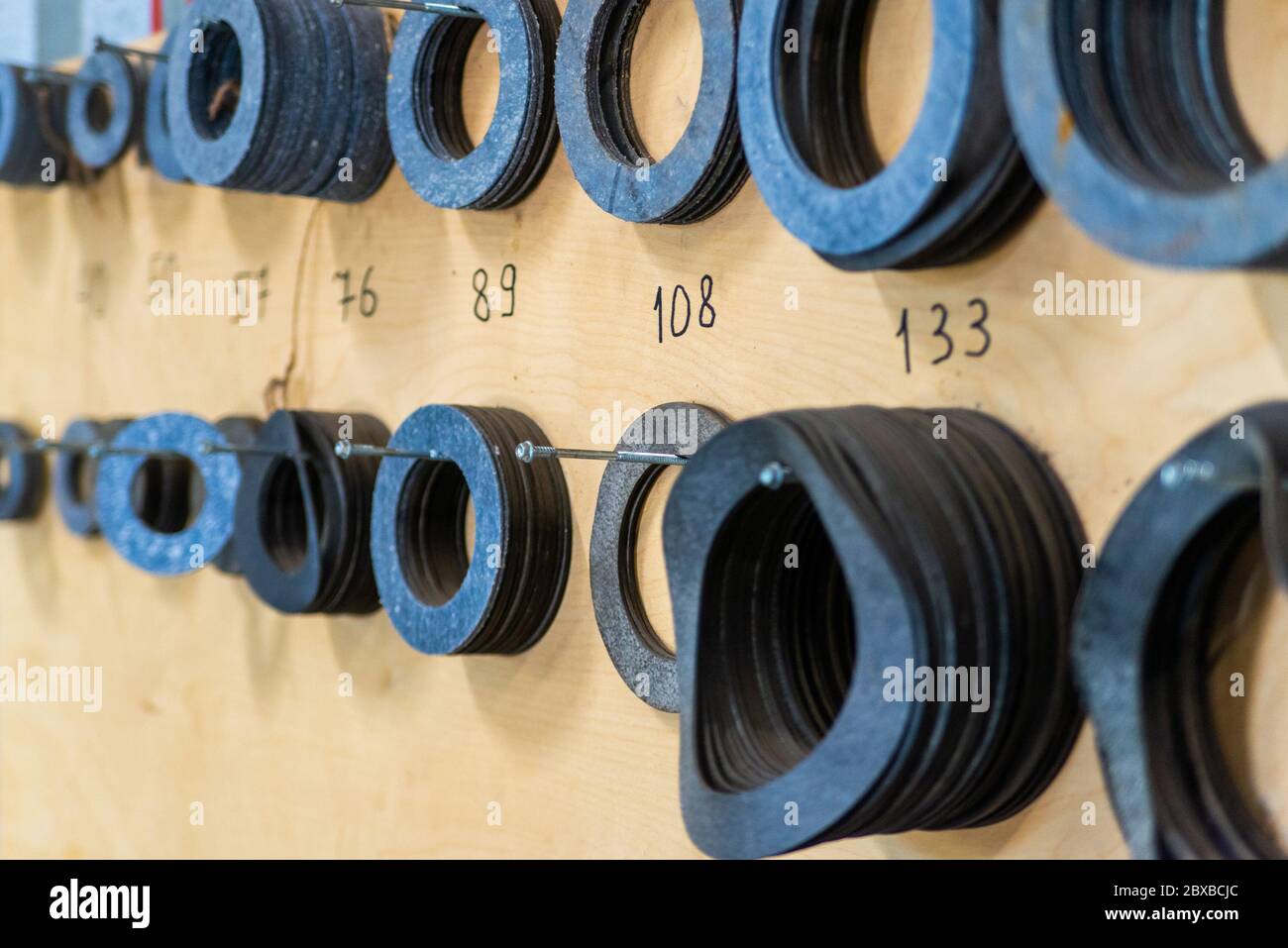Different sizes piping flange paronite gasket for use in the power, oil