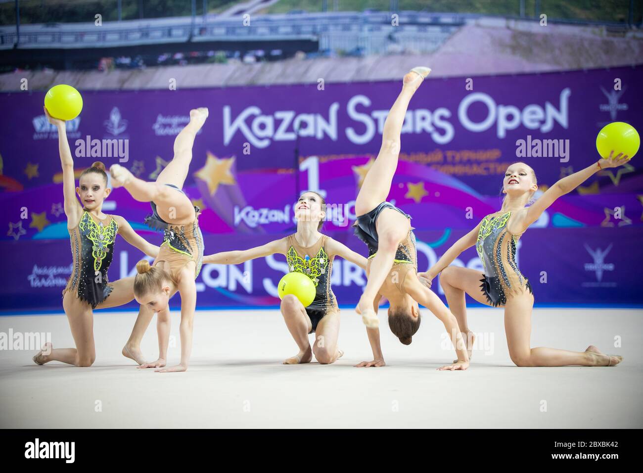Teen Girl Gymnasts Competition Hi res Stock Photography And Images Alamy teen-girl-gymnasts-competition-hi-res-stock-photography-and-images-alamy