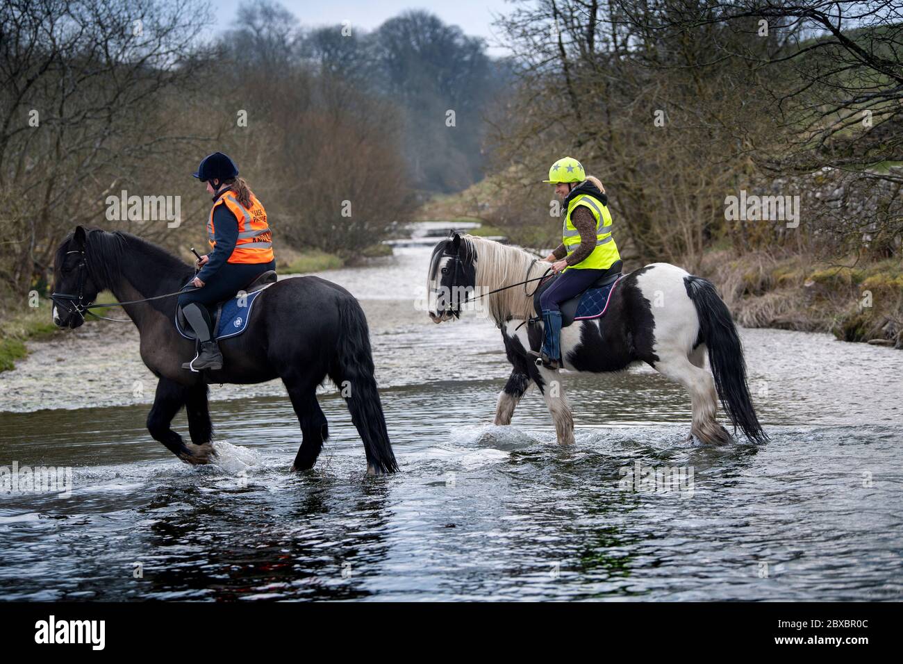 Women on horses hires stock photography and images Alamy