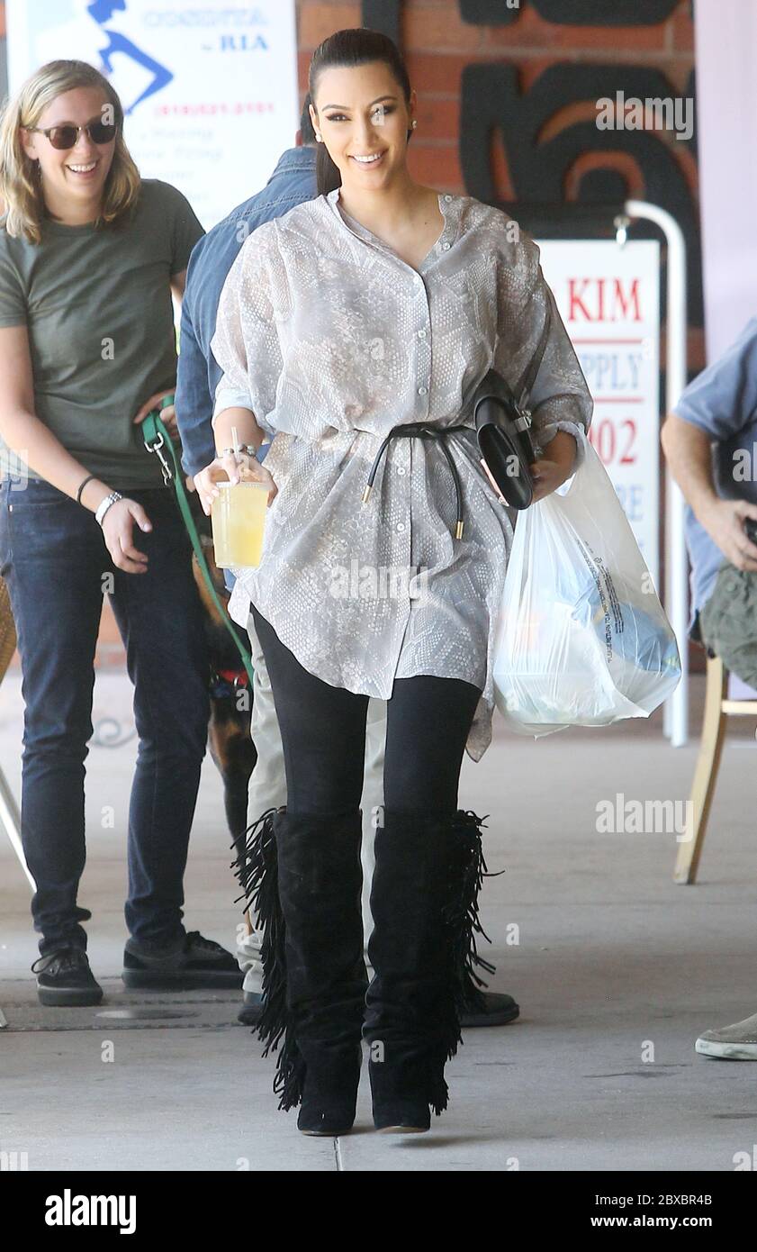 Kim Kardashian grabs a drink and some snacks from a health food shop, Calabasas, California. 2011 Stock Photo