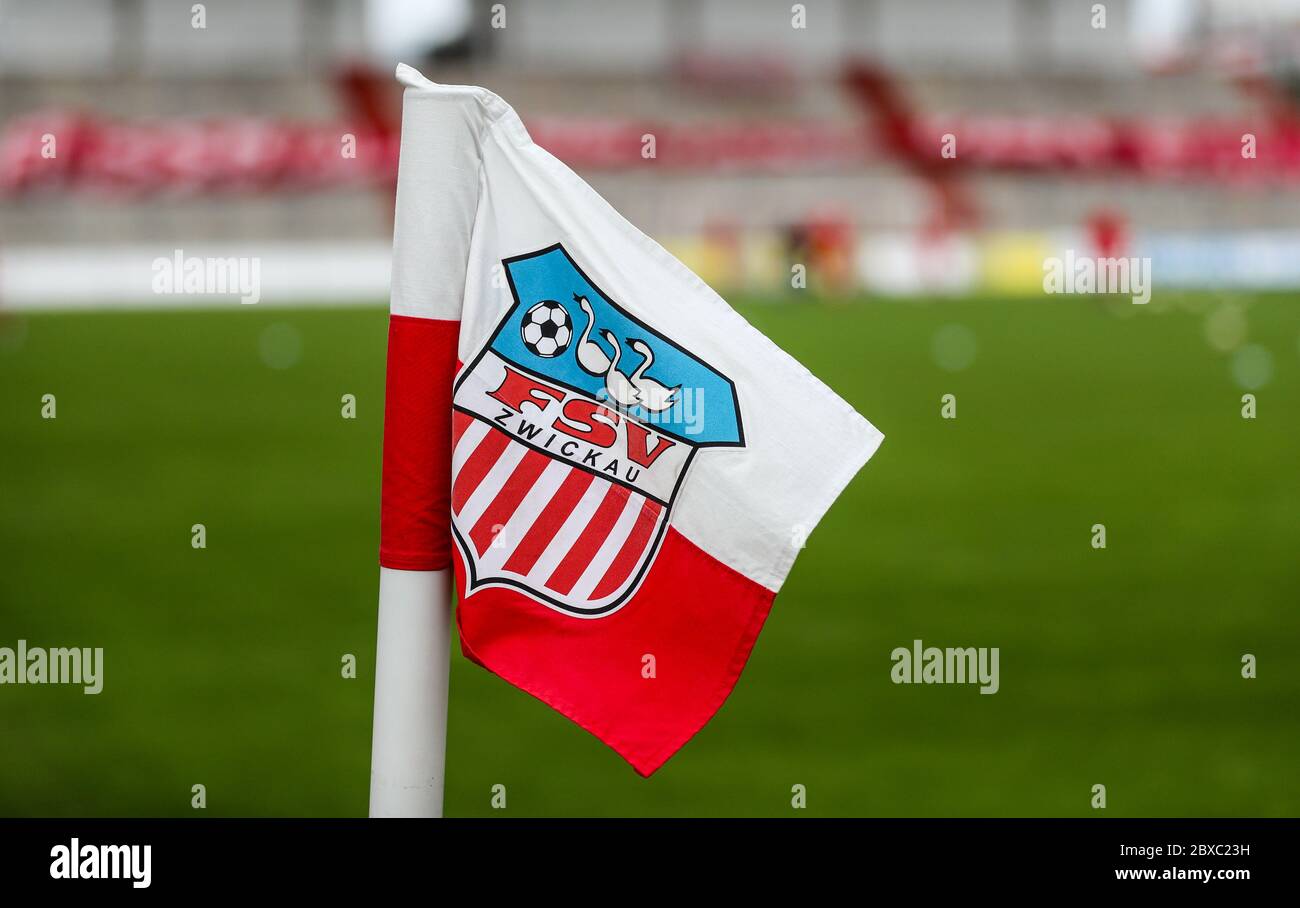 Zwickau, Germany. 06th June, 2020. Football: 3rd division, 30th matchday,  FSV Zwickau - Hallescher FC in the GGZ-Arena. The FSV logo is emblazoned on  the corner flag in the stadium. Credit: Jan