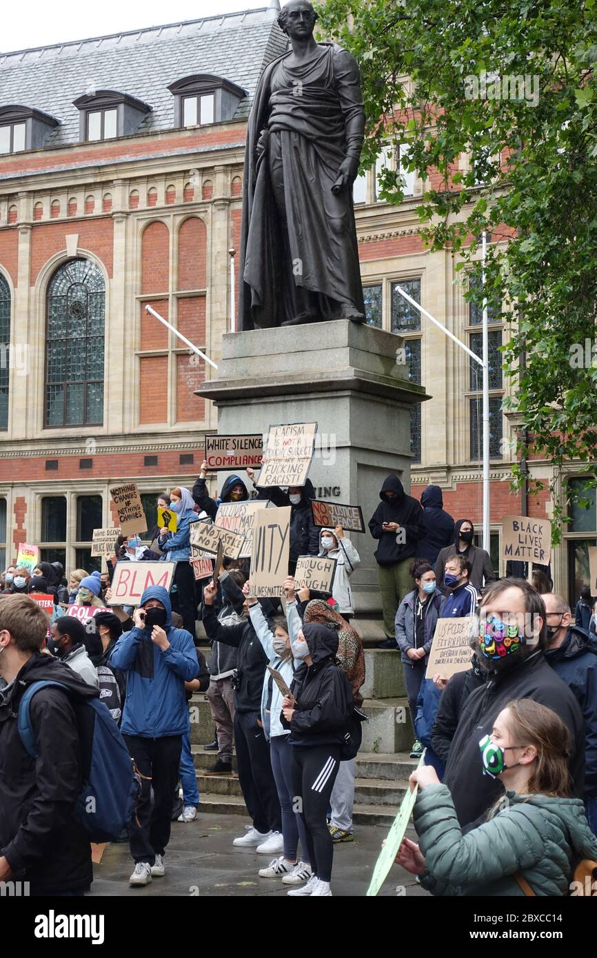 Thousands of Black Lives Matter protestors march through London, June ...