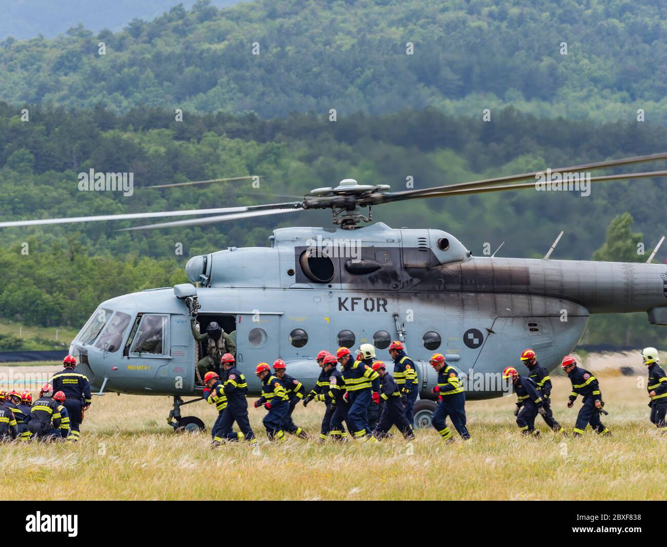 Training flights hi res stock photography and images Page 11 Alamy