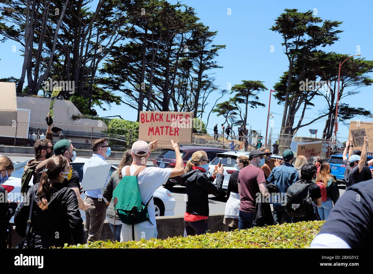 Black Lives Matter march across Golden Gate Bridge in San Francisco ...