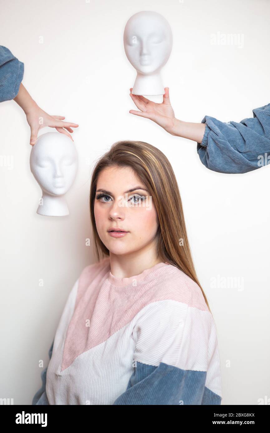 Head mannequin hi-res stock photography and images - Alamy