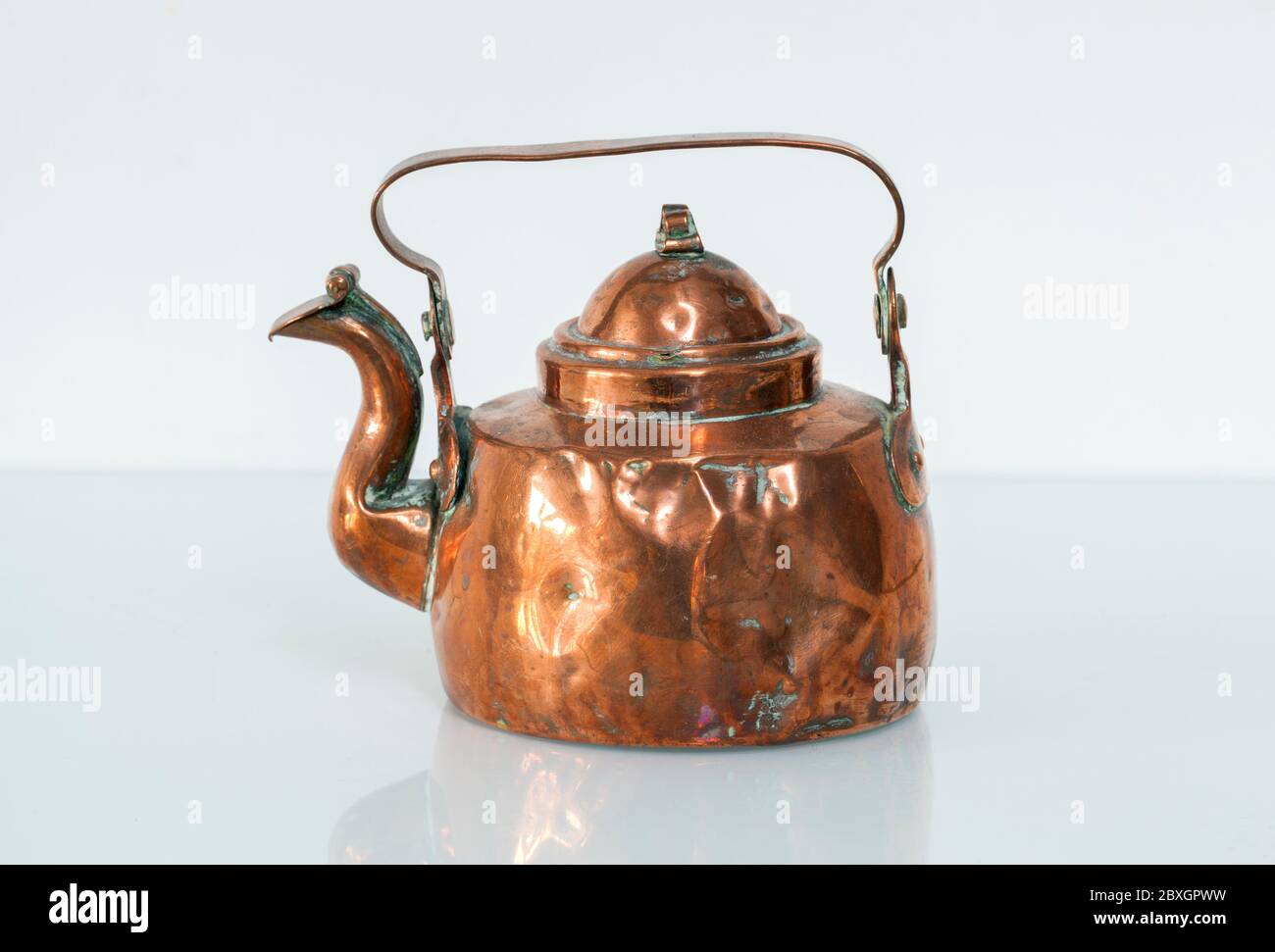 Copper kettle antique hi-res stock photography and images - Alamy