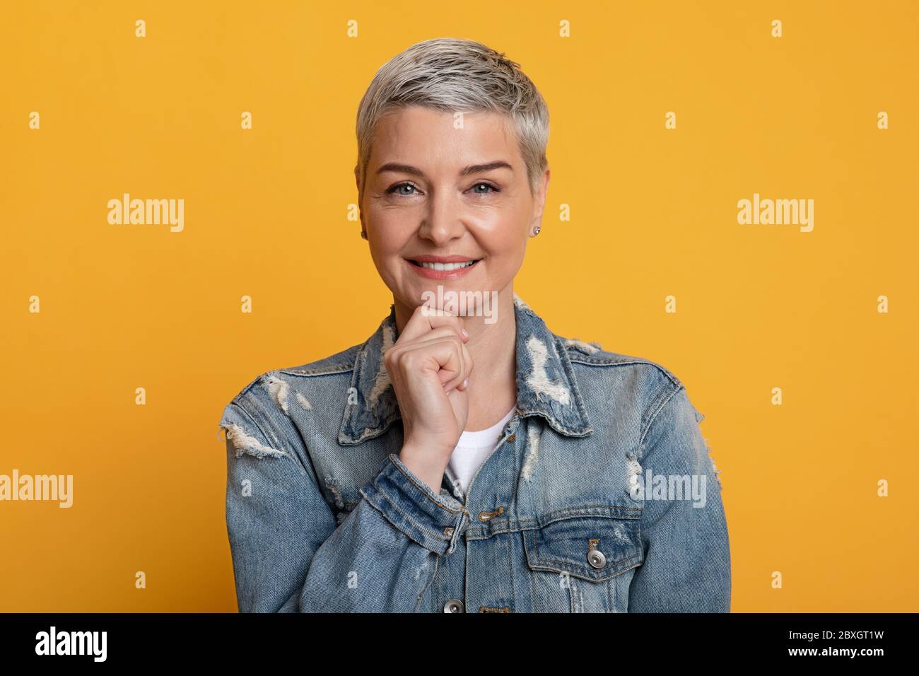 Beautiful mature model hi-res stock photography and images - Alamy