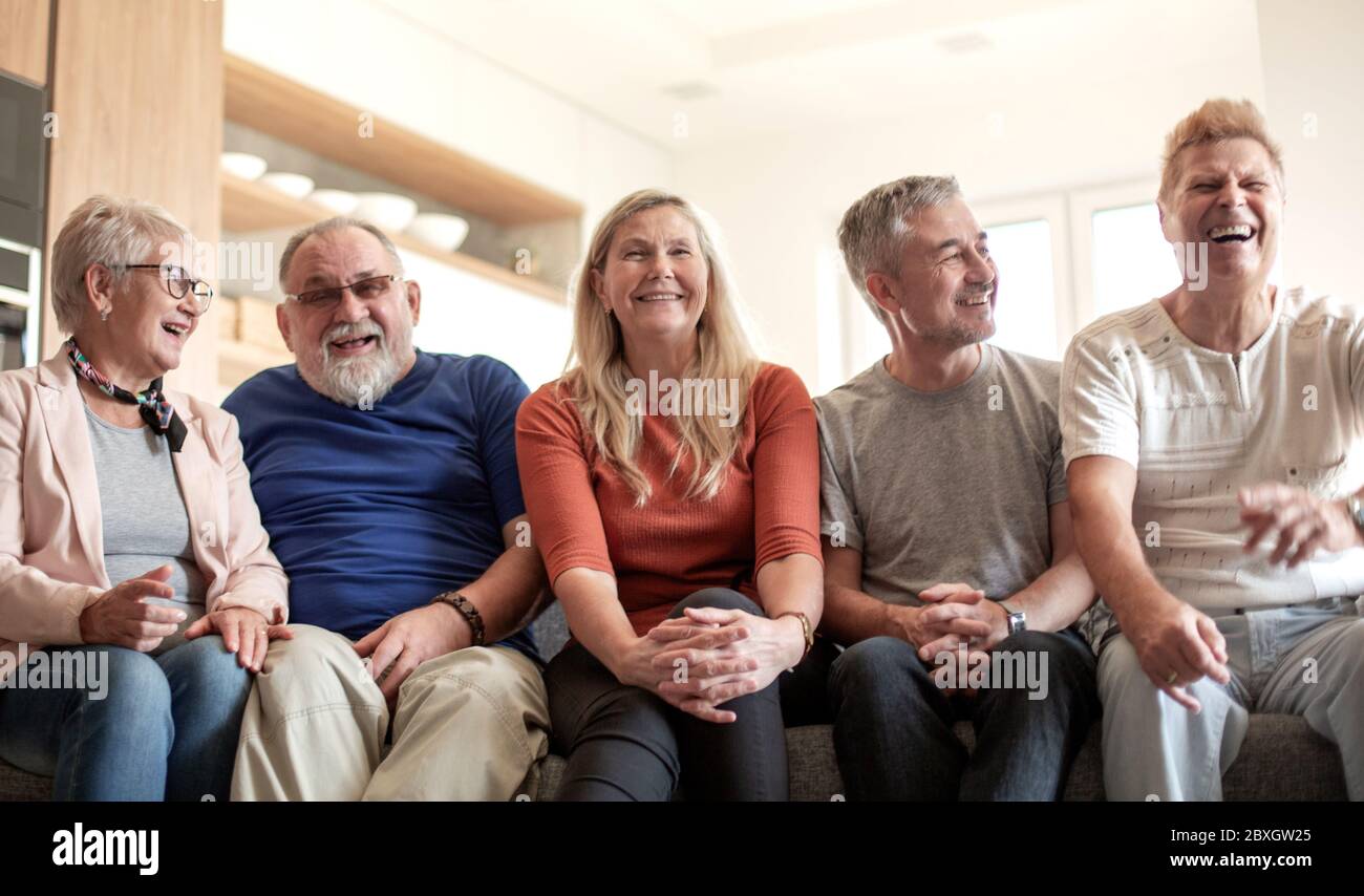 Group older women sofa hi-res stock photography and images - Alamy