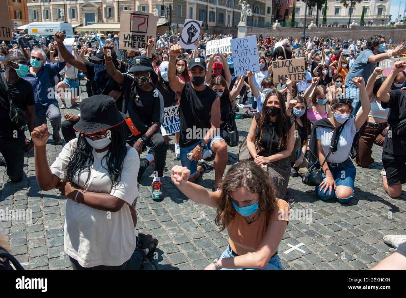 Rome, 07/06/2020: 'I Can't Breathe' demonstration against all racism in memory of George Floyd, Piazza del Popolo. © Andrea Sabbadini Stock Photo