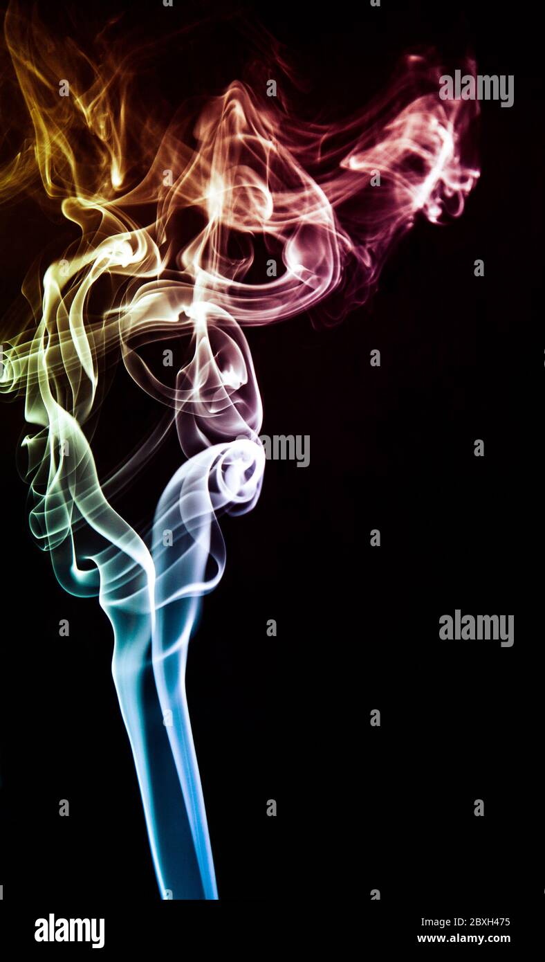 Smoke patterns from Incense sticks, captured by flash Stock Photo Alamy