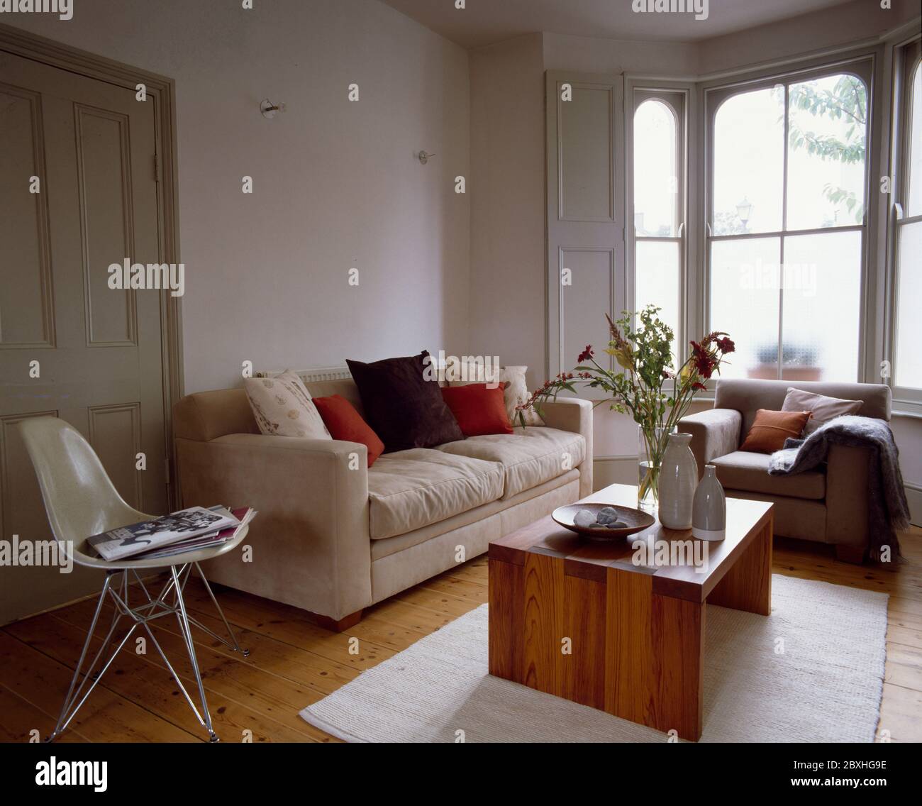 Sittingroom in edwardian house with modern furniture Stock Photo Alamy