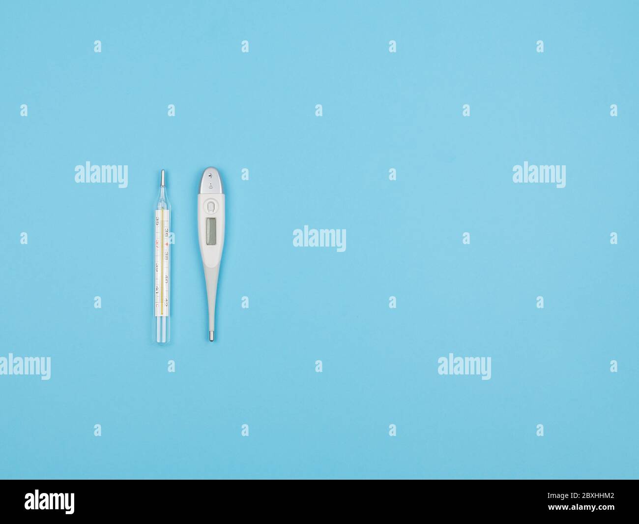 Sick thermometers hi-res stock photography and images - Alamy