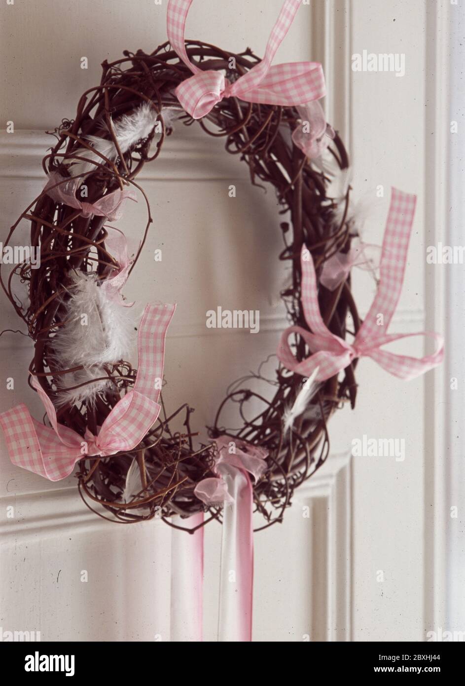 Feathers and bows hires stock photography and images Alamy